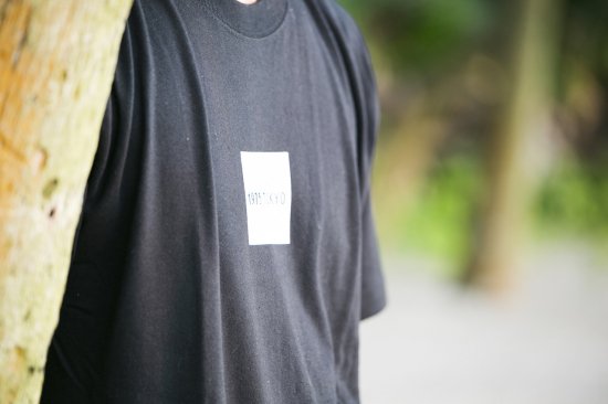 1975 MINI BOX LOGO TEE // 1975tokyo