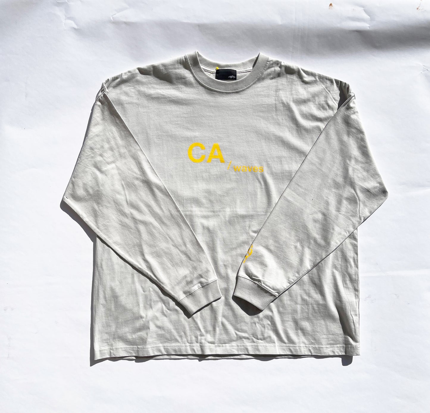 CA WAVES LS TEE