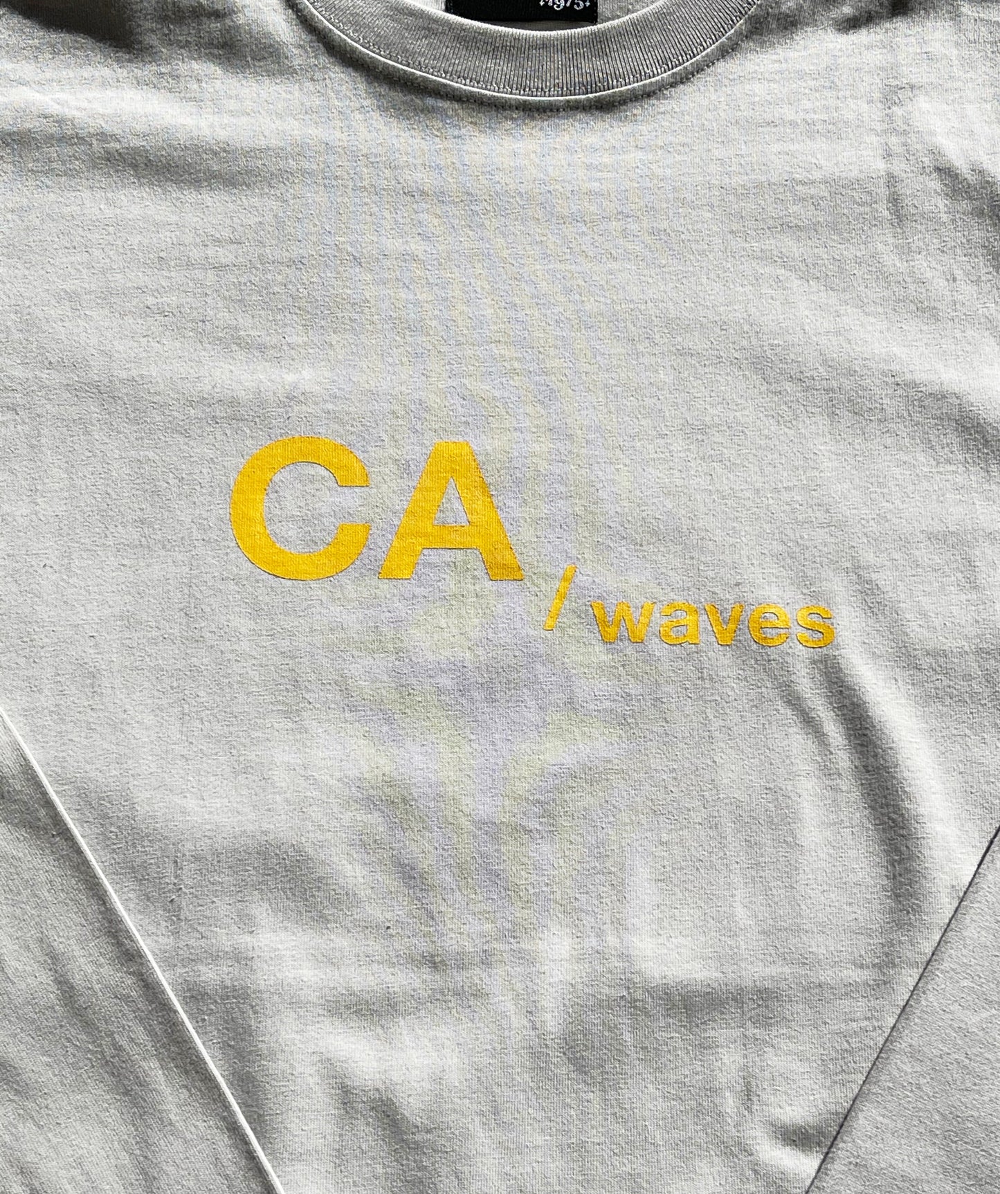 CA WAVES LS TEE