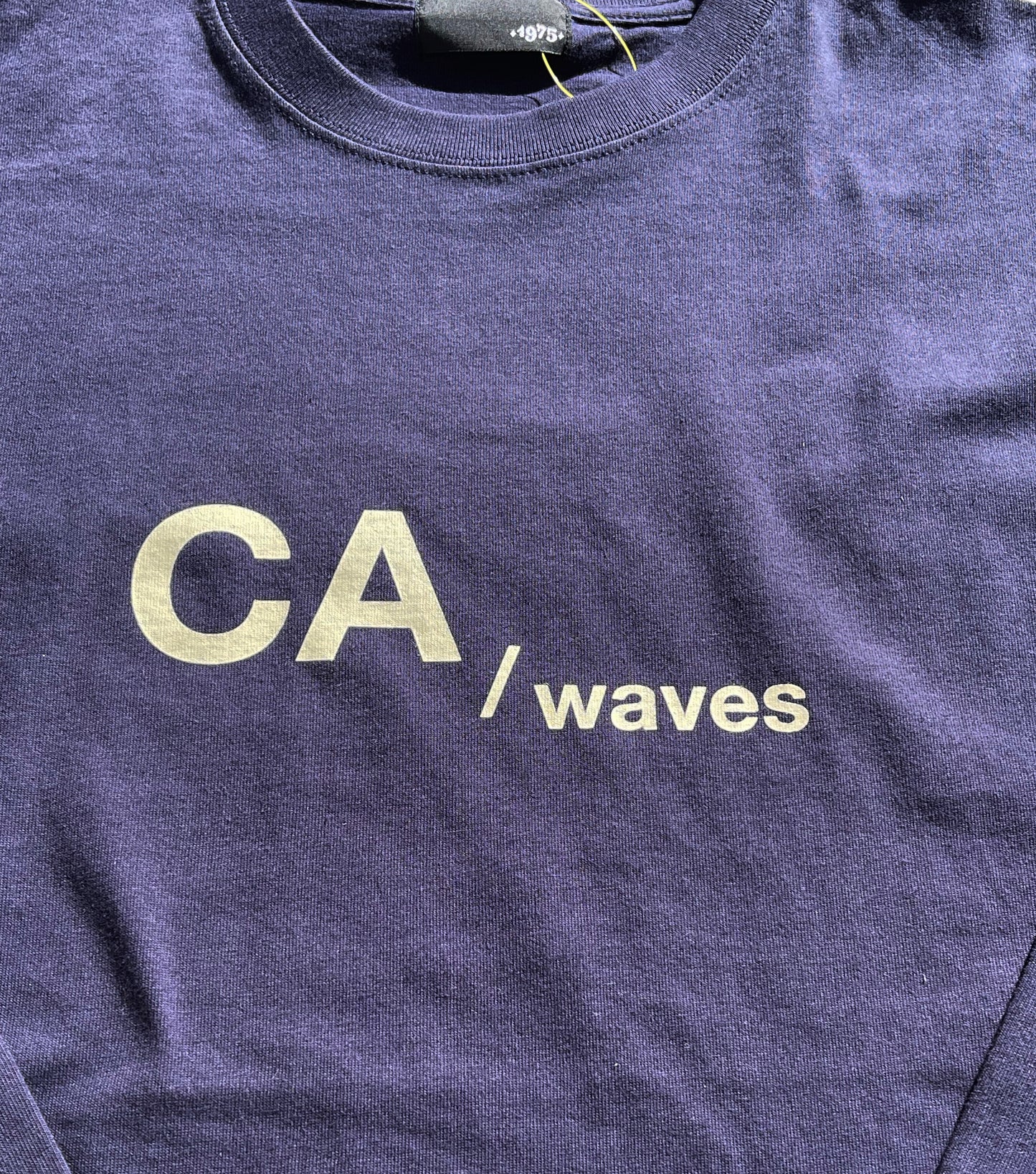 CA WAVES LS TEE